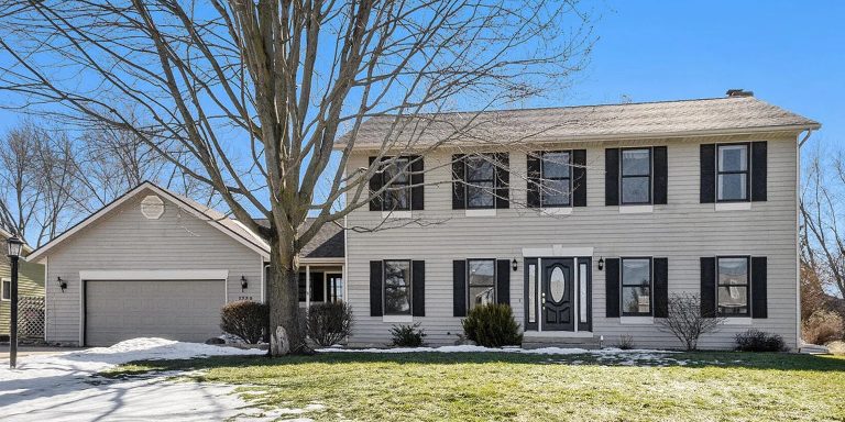 1330 Meadowgreen Ct SE, Caledonia, MI 49316