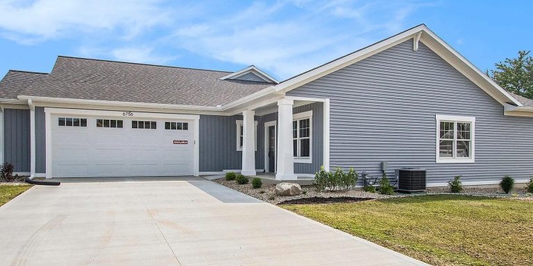 6756 Vriesland Xing #22, Zeeland, MI 49464